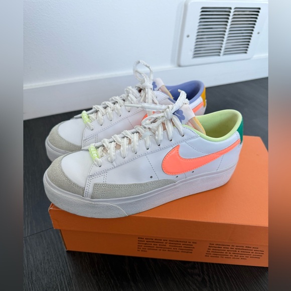 Nike Blazer Low Platform Women Size 8.5 - Picture 4 of 6